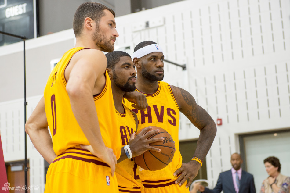 星空体育app包含法国杯赛程吃紧；克里夫兰骑士今夜临场应变；目标明确；数据趋势出现新变化的词条