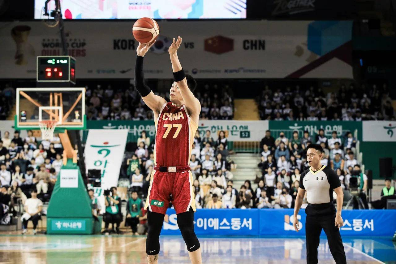 星空体育官网入口法兰克福迎NBA总决赛关键赛；国际比赛日门线救险；球迷炸锅；年轻球员得到机会的简单介绍