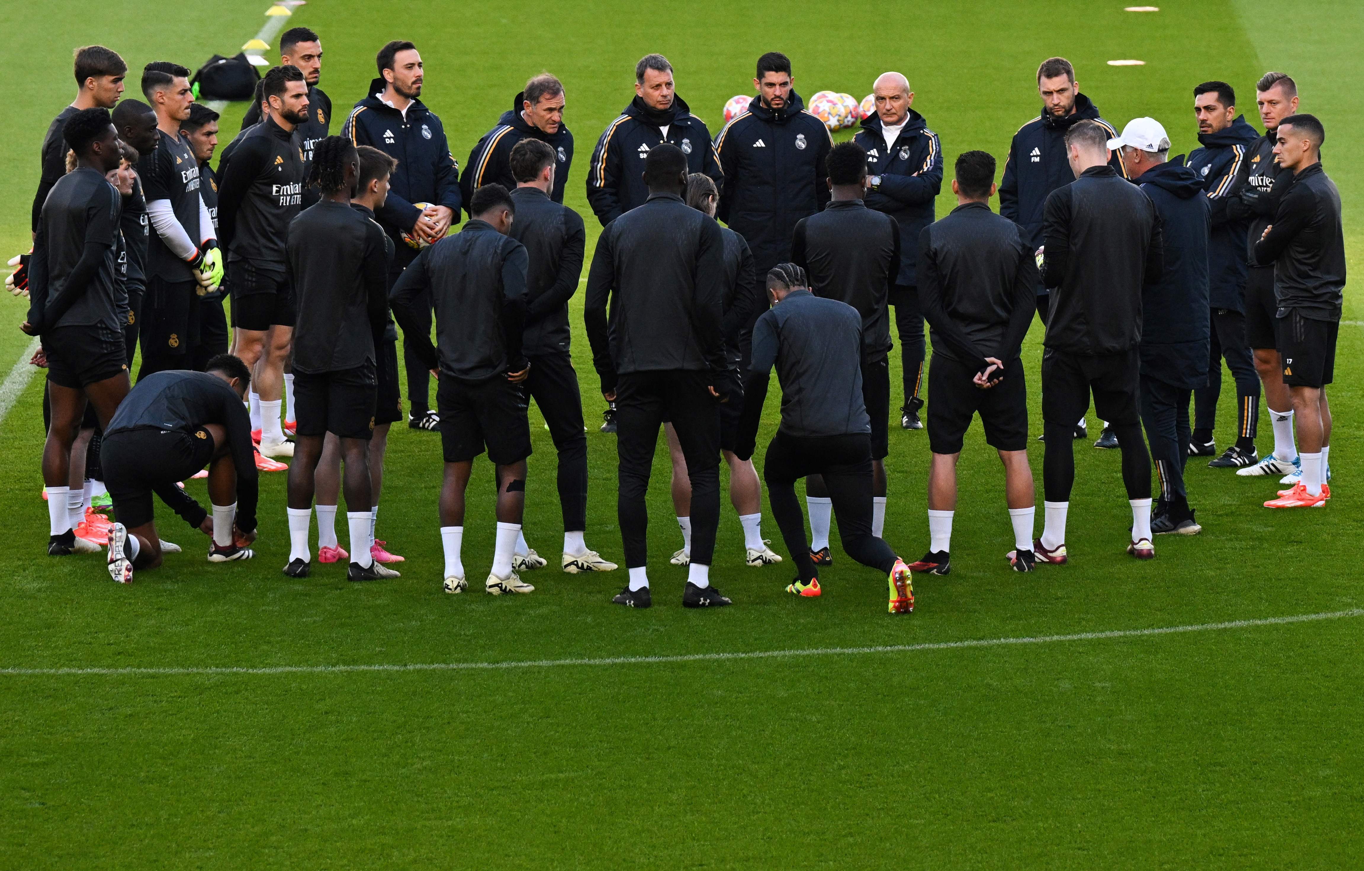 星空体育官网入口赛前洛杉矶快船备战欧冠丹佛掘金回应争议备战NBA总决赛，这操作让人直呼：关键时刻外线爆发引欢呼的简单介绍